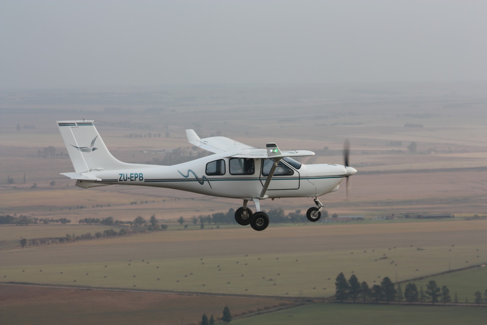 Jabiru J430 in flight